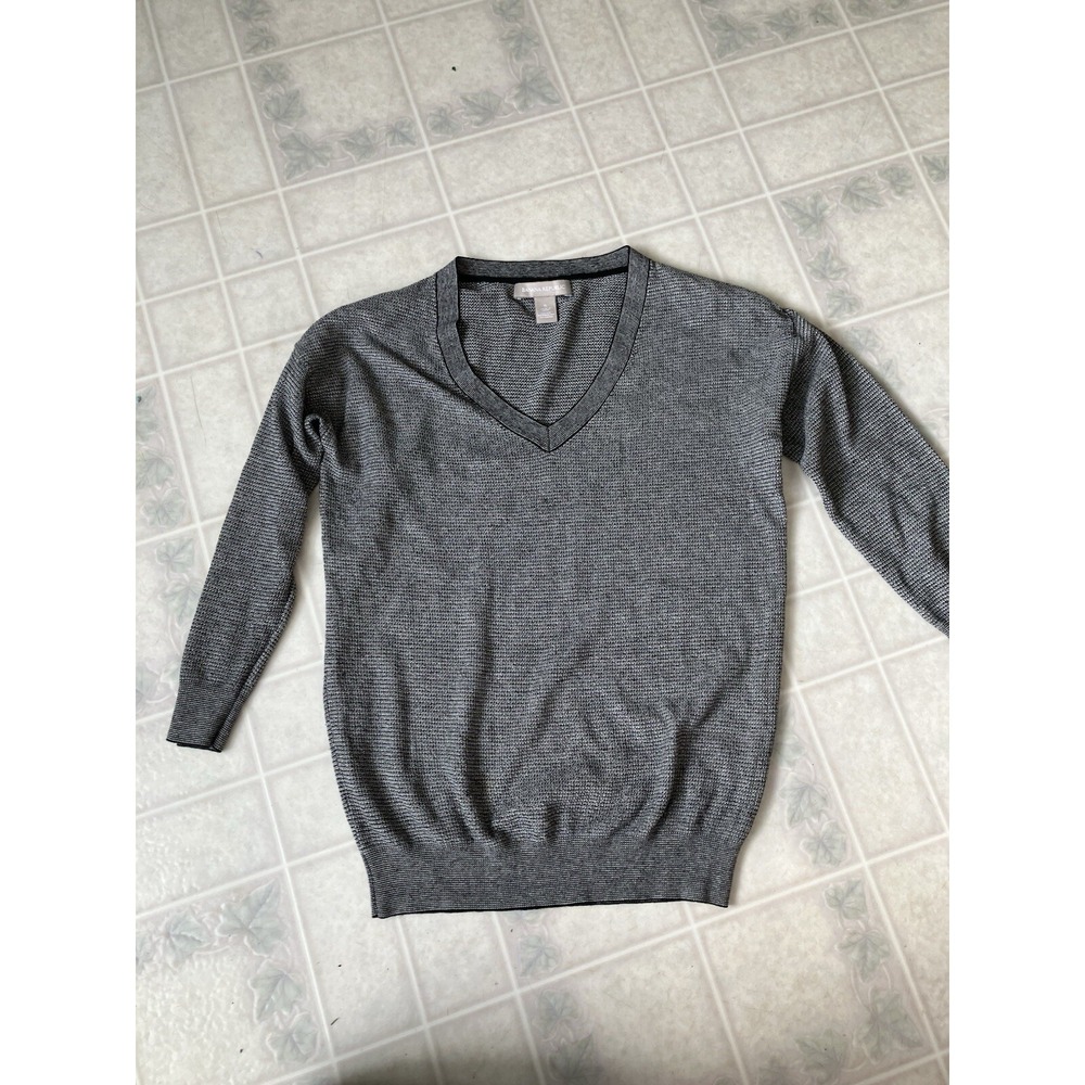 Banana Republic Gray V Neck Silk Blend 3/4 Sleeve Sweater